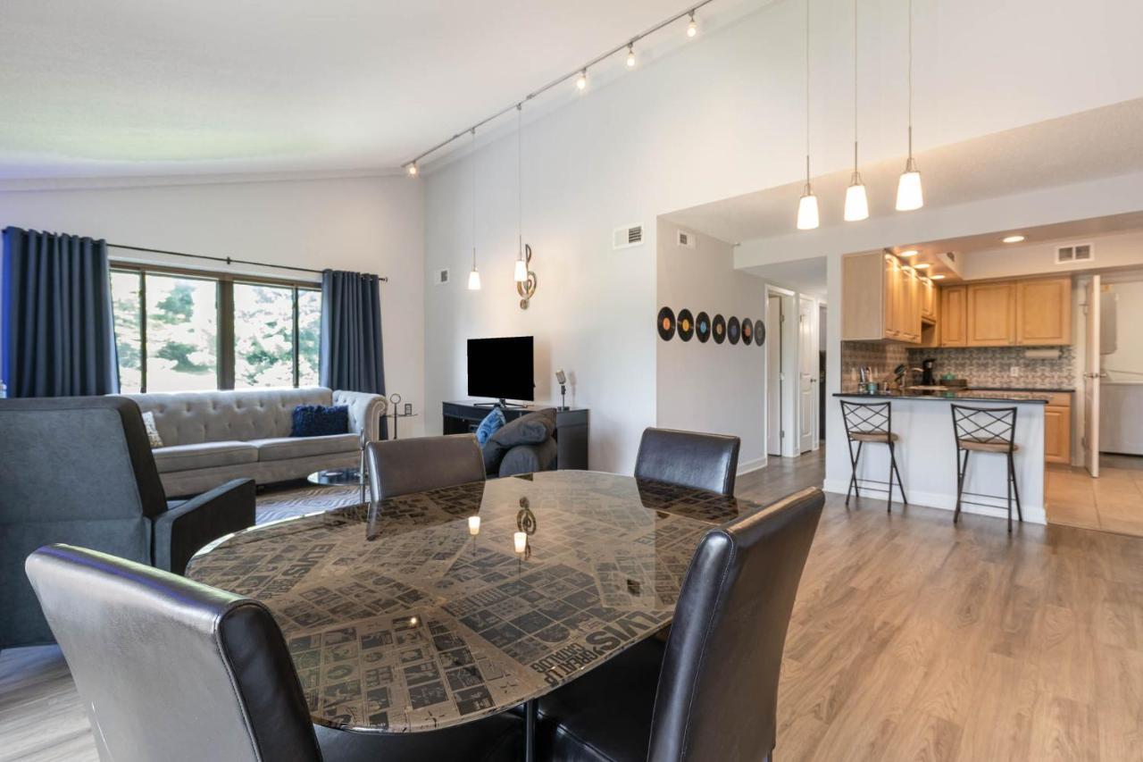 פלורנס Large, Stunning Elvis Themed Condo,10 Min From Cvg מראה חיצוני תמונה