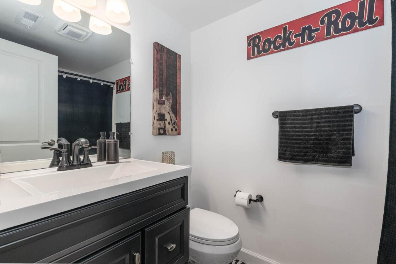 פלורנס Large, Stunning Elvis Themed Condo,10 Min From Cvg מראה חיצוני תמונה