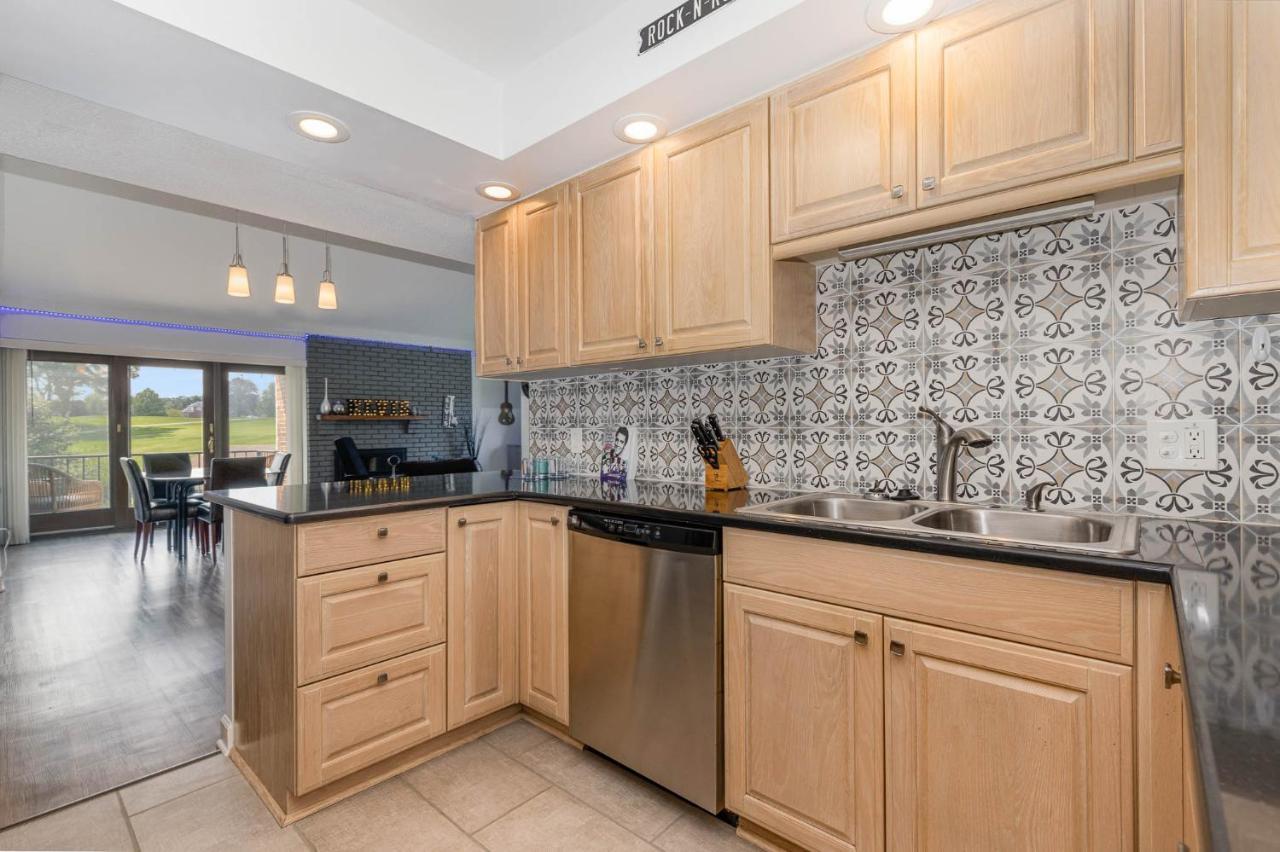 פלורנס Large, Stunning Elvis Themed Condo,10 Min From Cvg מראה חיצוני תמונה