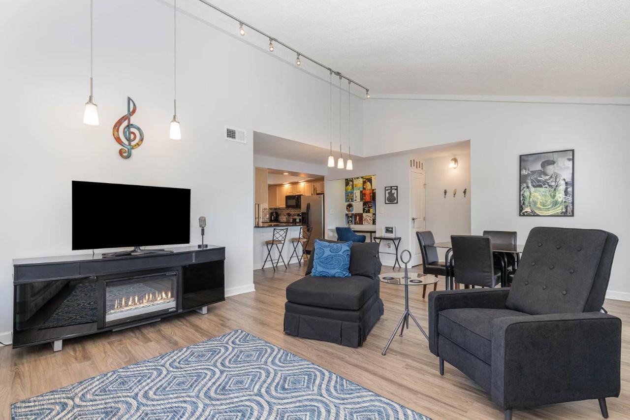 פלורנס Large, Stunning Elvis Themed Condo,10 Min From Cvg מראה חיצוני תמונה