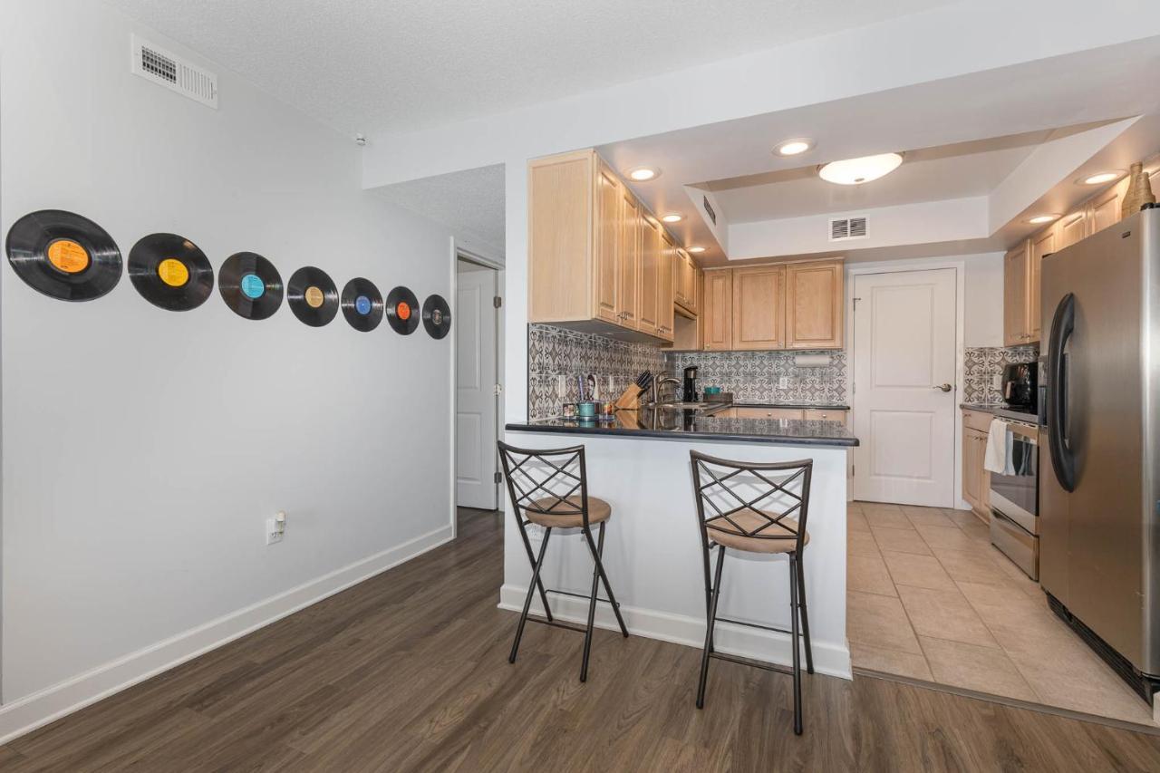 פלורנס Large, Stunning Elvis Themed Condo,10 Min From Cvg מראה חיצוני תמונה